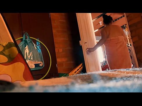 ❤️ میرے چچا شاور میں میرا پیچھا کرتے ہیں، جب میں شاور لیتا ہوں تو وہ مجھے چودتا ہے۔ سیکس  ﹏